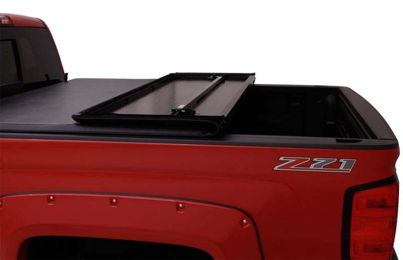 Lund 15-18 Ford F-150 Styleside (6.5ft. Bed) Hard Fold Tonneau Cover - Black